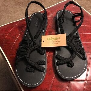NWT Everelex Hand Woven Sandles